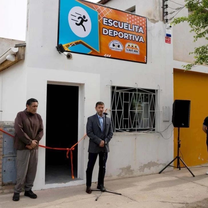FOMICRUZ participó del Primer Foro de Mujeres Mineras en Puerto San Julián FOMICRUZ participó del Primer Foro de Mujeres Mineras en Puerto San Julián