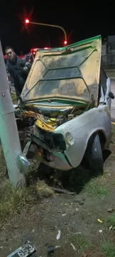 Un choque en Río Gallegos dejó dos personas heridas: uno fue operado en el Hospital Regional Un choque en Río Gallegos dejó dos personas heridas: uno fue operado en el Hospital Regional