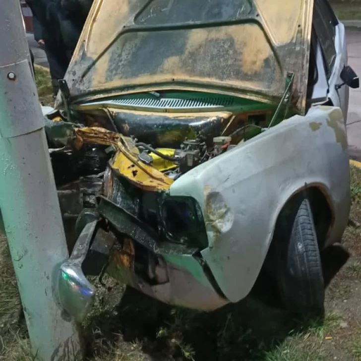 Un choque en Río Gallegos dejó dos personas heridas: uno fue operado en el Hospital Regional Un choque en Río Gallegos dejó dos personas heridas: uno fue operado en el Hospital Regional