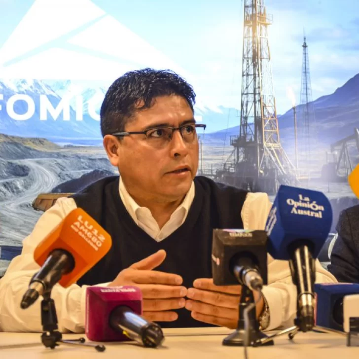 Claudio Vidal: “Basta de regalarle a una sola empresa todo lo nuestro” Claudio Vidal: “Basta de regalarle a una sola empresa todo lo nuestro”