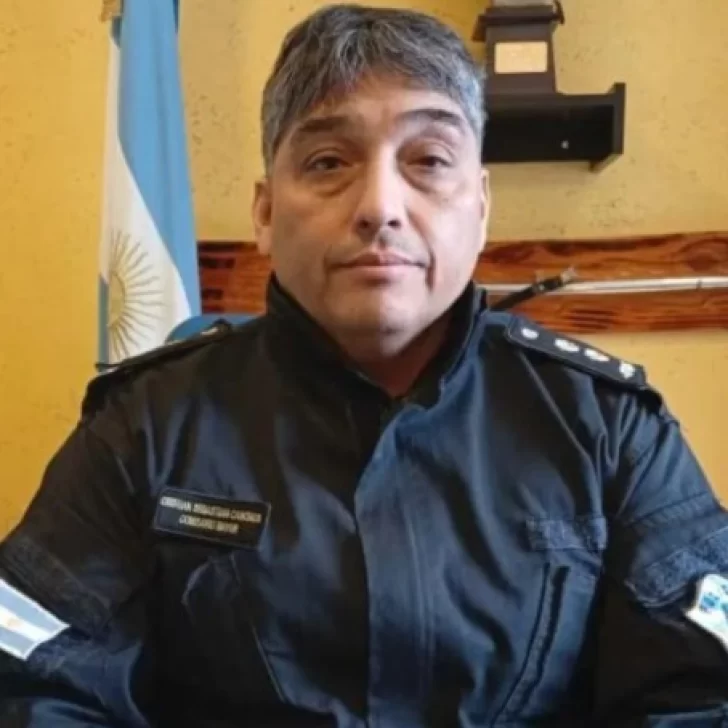 Suspendieron a un alto jefe policial por liberar un auto secuestrado conducido por una menor Suspendieron a un alto jefe policial por liberar un auto secuestrado conducido por una menor
