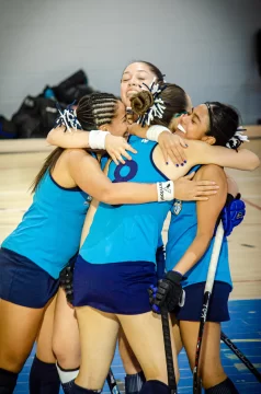 Brillante título de Hispano Americano en el Nacional de clubes de Hockey Brillante título de Hispano Americano en el Nacional de clubes de Hockey