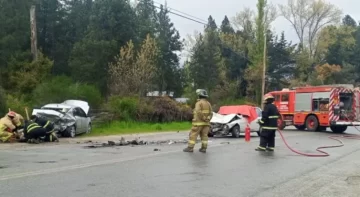 Tragedia cerca de Lago Puelo: mujer murió en un choque mientras viajaba con su hija Tragedia cerca de Lago Puelo: mujer murió en un choque mientras viajaba con su hija