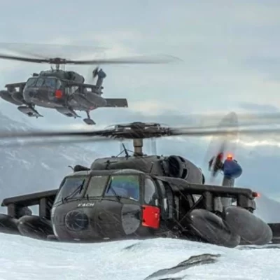 Encontraron, con un muerto y tres sobrevivientes, al helicóptero de la FACH desaparecido en los Campos de Hielo de la cordillera de los Andes