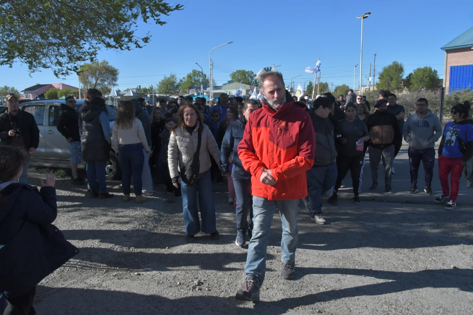  Juan Carlos Molina, diputado electo de Fuerza Santacruceño, por Santa Cruz en el acto en el Mausoleo de Néstor Kirchner a 15 años de su muerte, recién llegado de Caleta Olivia. FOTO: JOSÉ SILVA / LA OPINIÓN AUSTRAL.