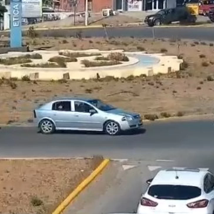 El último adiós a Nahuel Marcial: una multitud acompañó el cortejo del joven asesinado en Caleta Olivia El último adiós a Nahuel Marcial: una multitud acompañó el cortejo del joven asesinado en Caleta Olivia