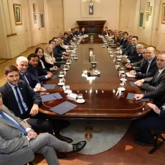 Adorni dio a conocer los detalles del encuentro entre Milei y los gobernadores