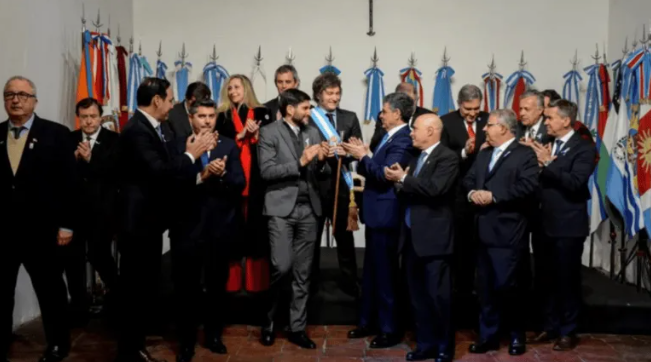 Javier Milei tiene cita con los gobernadores y apura cambios en el Gabinete para calmar la interna