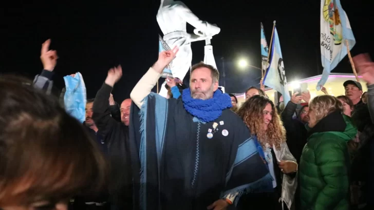 Con el 99,54 % de mesas escrutadas, en Santa Cruz ganó Fuerza Santacruceña, segundo La Libertad Avanza y tercero Por Santa Cruz