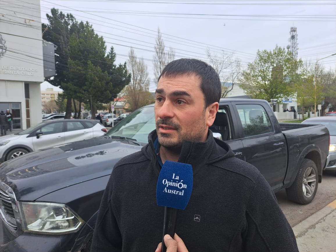  El diputado por el pueblo de Puerto Deseado, Sebastián Aberastain. FOTO: LEANDRO FRANCO/LA OPINIÓN AUSTRAL