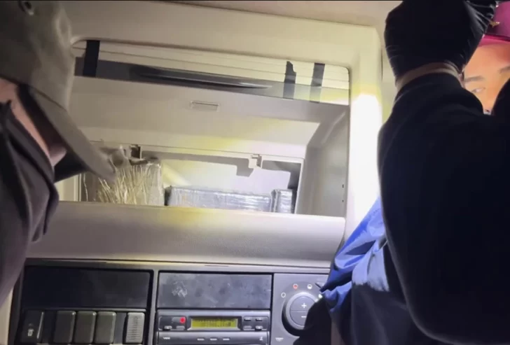  En la cabina del camión se secuestraron 10,905 kilos de cocaína. Foto: Sede Fiscal Descentralizada Río Grande