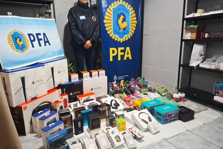 Domiciliaria para un hombre que vendía objetos de contrabando y tenía una plantación de marihuana