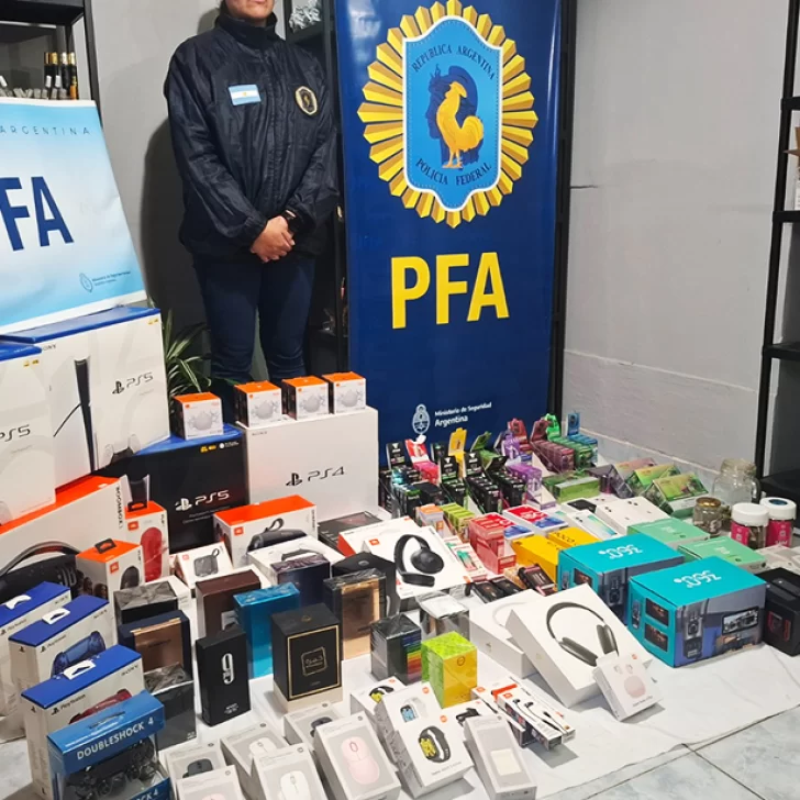 Domiciliaria para un hombre que vendía objetos de contrabando y tenía una plantación de marihuana Domiciliaria para un hombre que vendía objetos de contrabando y tenía una plantación de marihuana