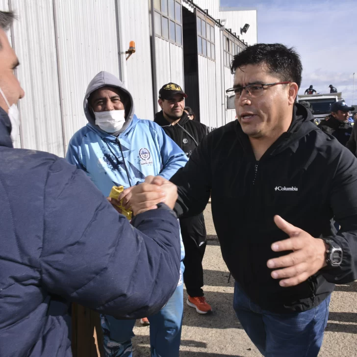 Claudio Vidal en la puesta a punto del predio de Santa Cruz Puede: “Hay que apostar a la industrialización de la provincia” Claudio Vidal en la puesta a punto del predio de Santa Cruz Puede: “Hay que apostar a la industrialización de la provincia”