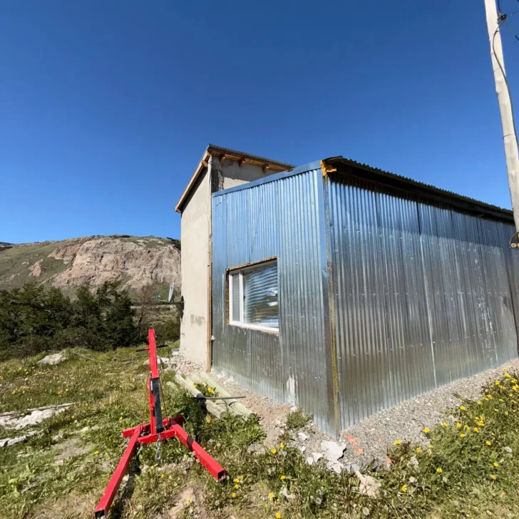 Una familia entregó un terreno usurpado de Servicios Públicos tras negociar con la Policía Una familia entregó un terreno usurpado de Servicios Públicos tras negociar con la Policía