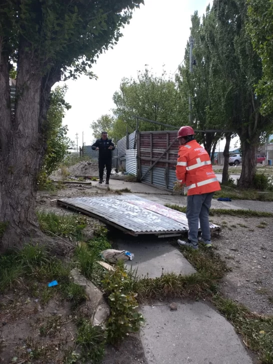  Una de las chapas que se volaron. FOTO: GOBIERNO