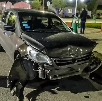 Importantes daños materiales tras choque cerca del cementerio de Río Gallegos
