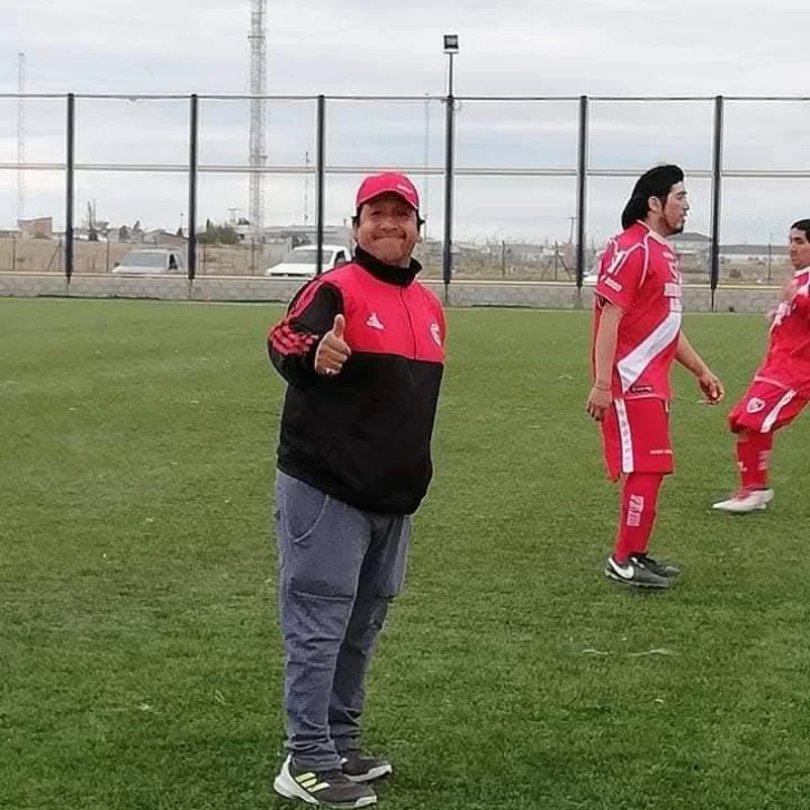 Dolor en el fútbol barrial: murió Juan “Busito” Alvarado, referente de Deportivo Cristal Dolor en el fútbol barrial: murió Juan “Busito” Alvarado, referente de Deportivo Cristal