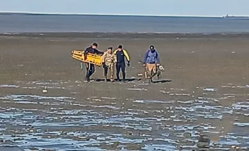 Quedó atrapado en la costanera de Río Gallegos mientras buscaba lombrices para pescar Quedó atrapado en la costanera de Río Gallegos mientras buscaba lombrices para pescar
