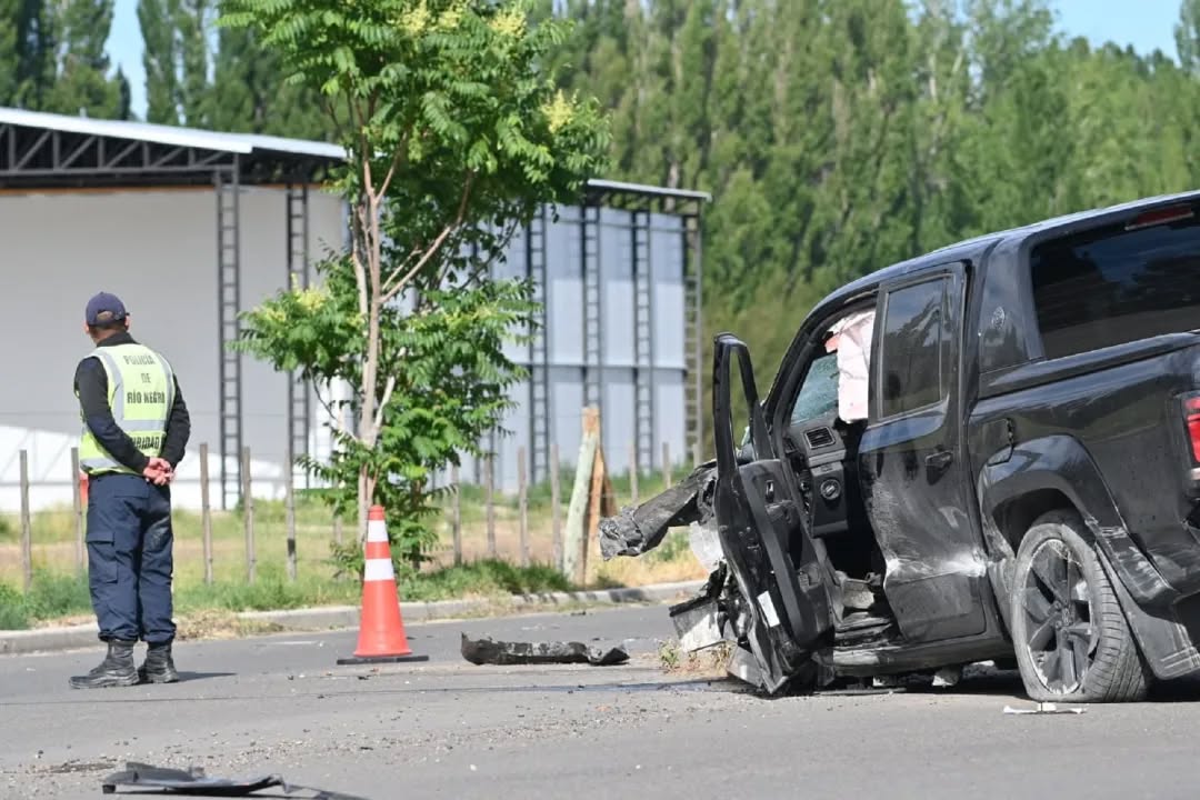  Así quedó la Amarok tras impactar con el Ford.
