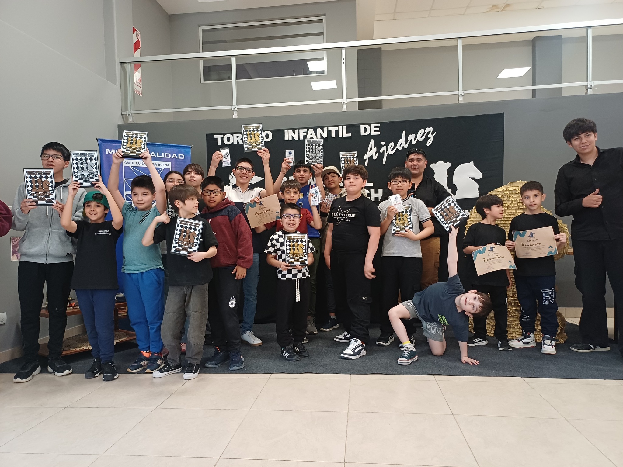 Caleb Mamani, campeón invicto Sub 16 en un nuevo torneo de ajedrez en Piedra Buena