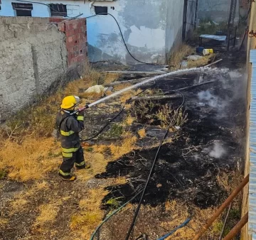 Rápida intervención evitó que un incendio de pastizales se expandiera en Pico Truncado