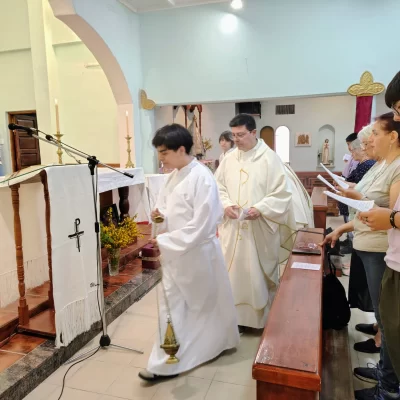 La comunidad de Las Heras cruzó la Puerta Santa en Perito Moreno