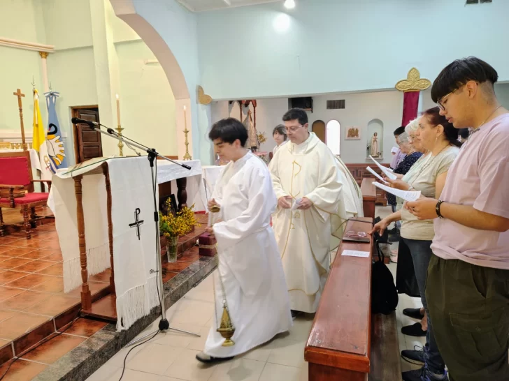 La comunidad de Las Heras cruzó la Puerta Santa en Perito Moreno