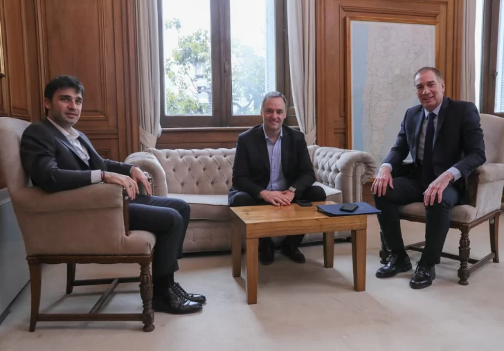 Adorni-y-Santilli-con-Torres-728x507