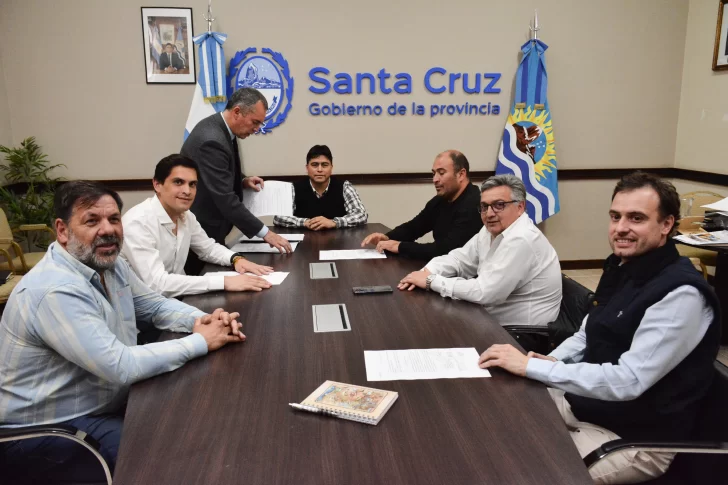 Claudio Vidal puso en funciones a las nuevas autoridades del CAP, IDUV y Turismo