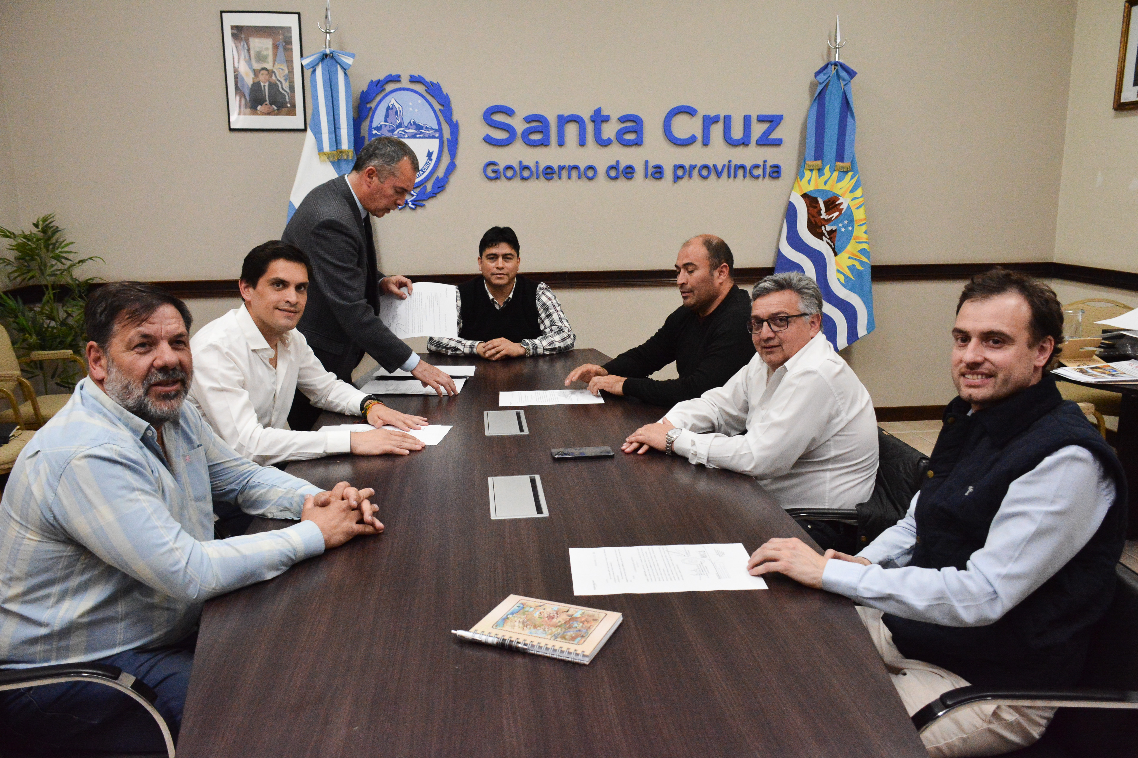 Claudio Vidal puso en funciones a las nuevas autoridades del CAP, IDUV y Turismo