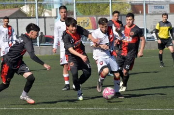 Torneo Regional Federal Amateur: cómo quedaron las zonas de Río Gallegos tras tres fechas Torneo Regional Federal Amateur: cómo quedaron las zonas de Río Gallegos tras tres fechas