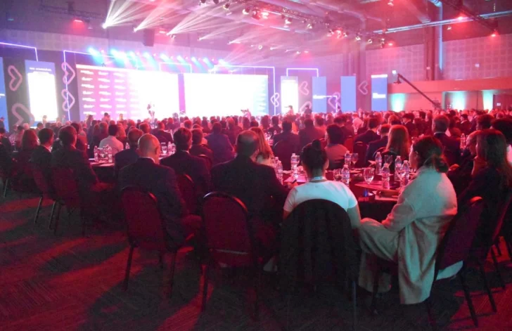  El Centro de Convenciones de la Ciudad de Buenos Aires contó con una gran participación. (Foto: Camila Ferrer Pose/La Opinión Austral).