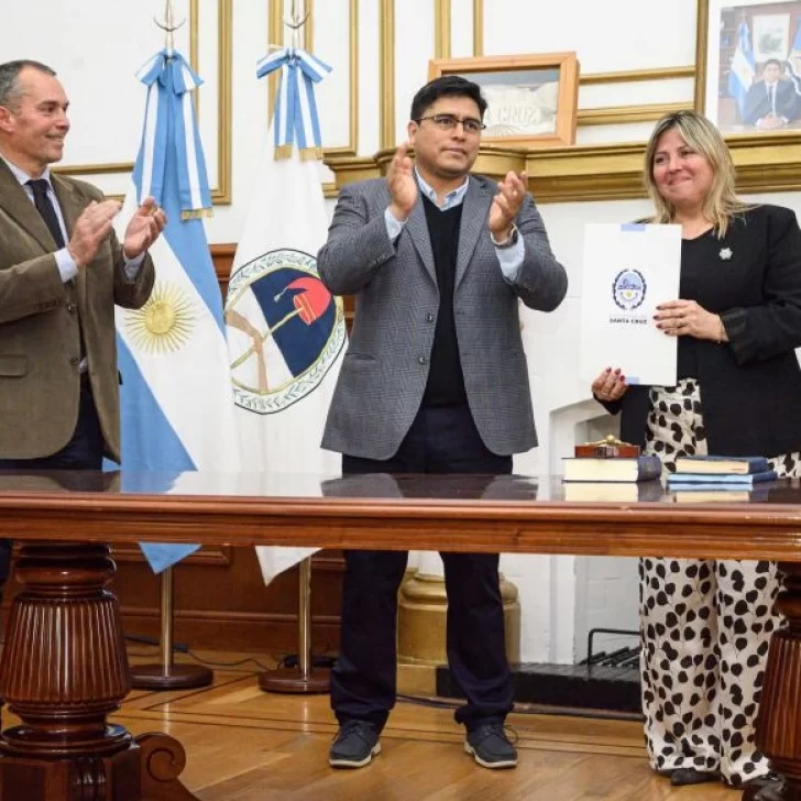 El gobernador Claudio Vidal tomó juramento a la nueva ministra Soledad Boggio
