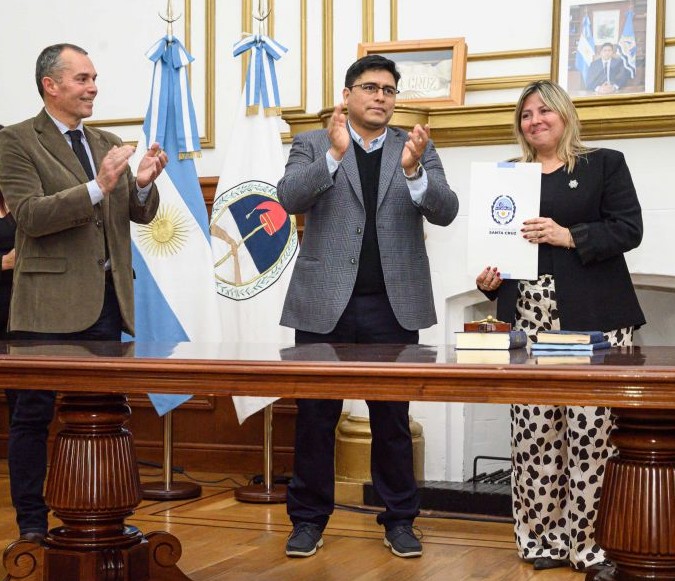 El gobernador Claudio Vidal tomó juramento a la nueva ministra Soledad Boggio