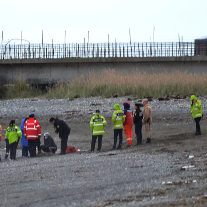La búsqueda sigue: confirmaron que el cuerpo hallado en la costa no es de los jubilados de Comodoro