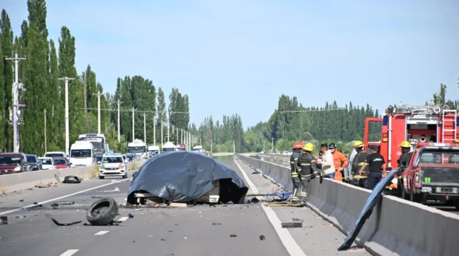 Catriel despide a la doctora Liliana Cocuzza, su hija y sus nietos tras la tragedia de la Ruta 22