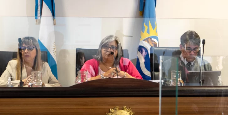  Los jueces Yamila Borquez, María Alejandra Vila y Jorge Yance. FOTO: LEANDRO FRANCO/LA OPINIÓN AUSTRAL