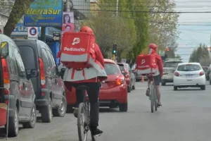 Reforma laboral: los trabajadores de Uber, Pedidos Ya, Cabify, Rappi y otras plataformas serán controlados por Transporte