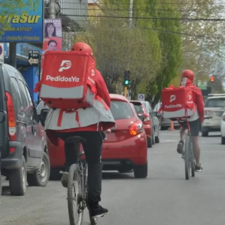 Violenta agresión a un repartidor en Río Gallegos: lo golpearon y amenazaron mientras trabajaba Violenta agresión a un repartidor en Río Gallegos: lo golpearon y amenazaron mientras trabajaba