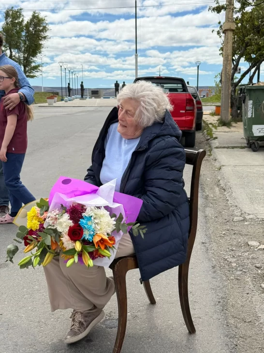  Christine Garvie de Halliday, agasajada en su cumpleaños N° 90.