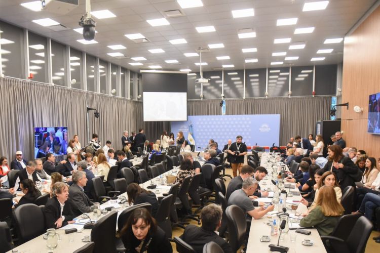  El debate en la Comisión de Presupuesto no estuvo exento de tensión y enfrentamientos.