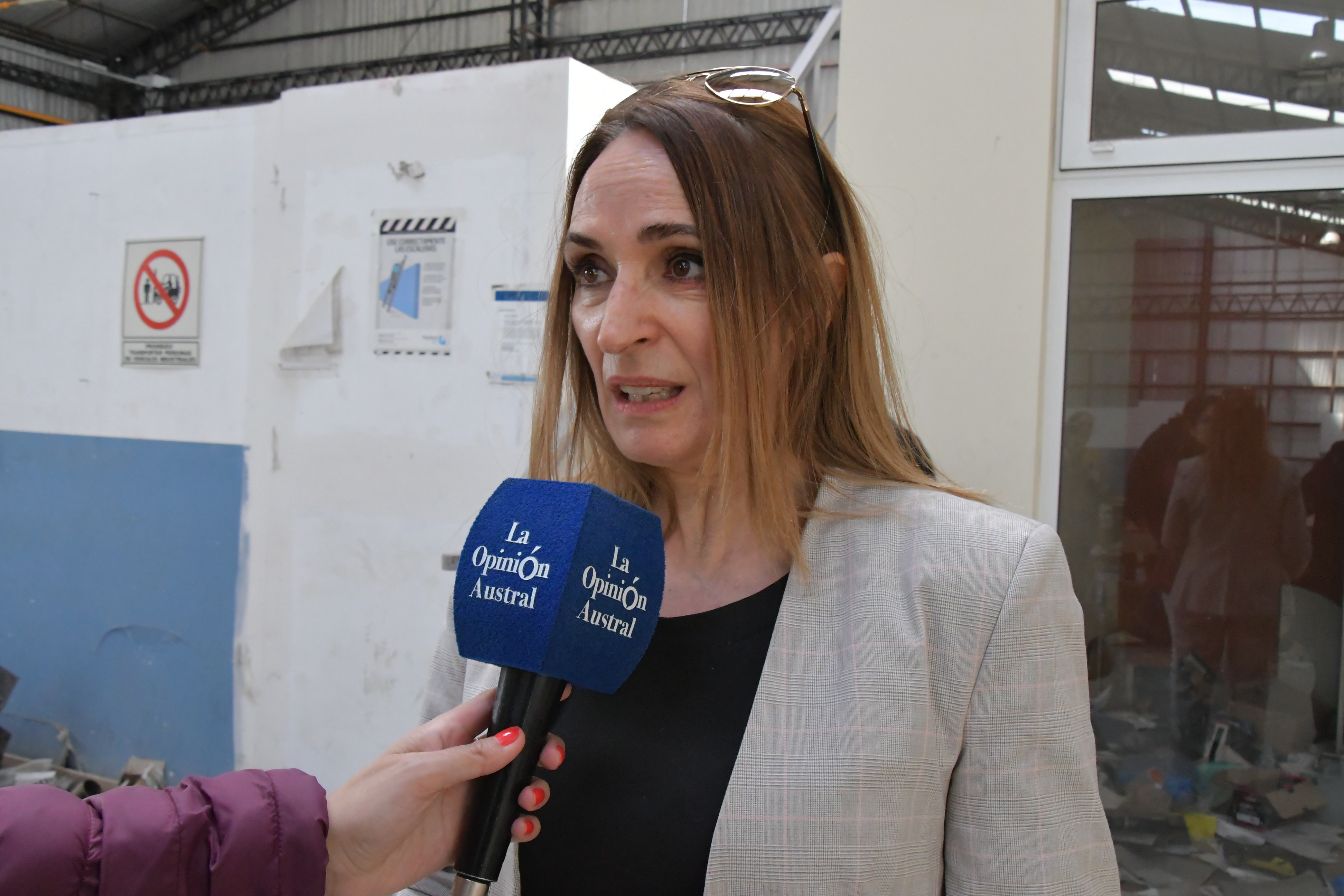  Nadia Ricci, ministra de la Producción, con La Opinión Austral. FOTO: JUAN PALACIOS/LA OPINIÓN AUSTRAL