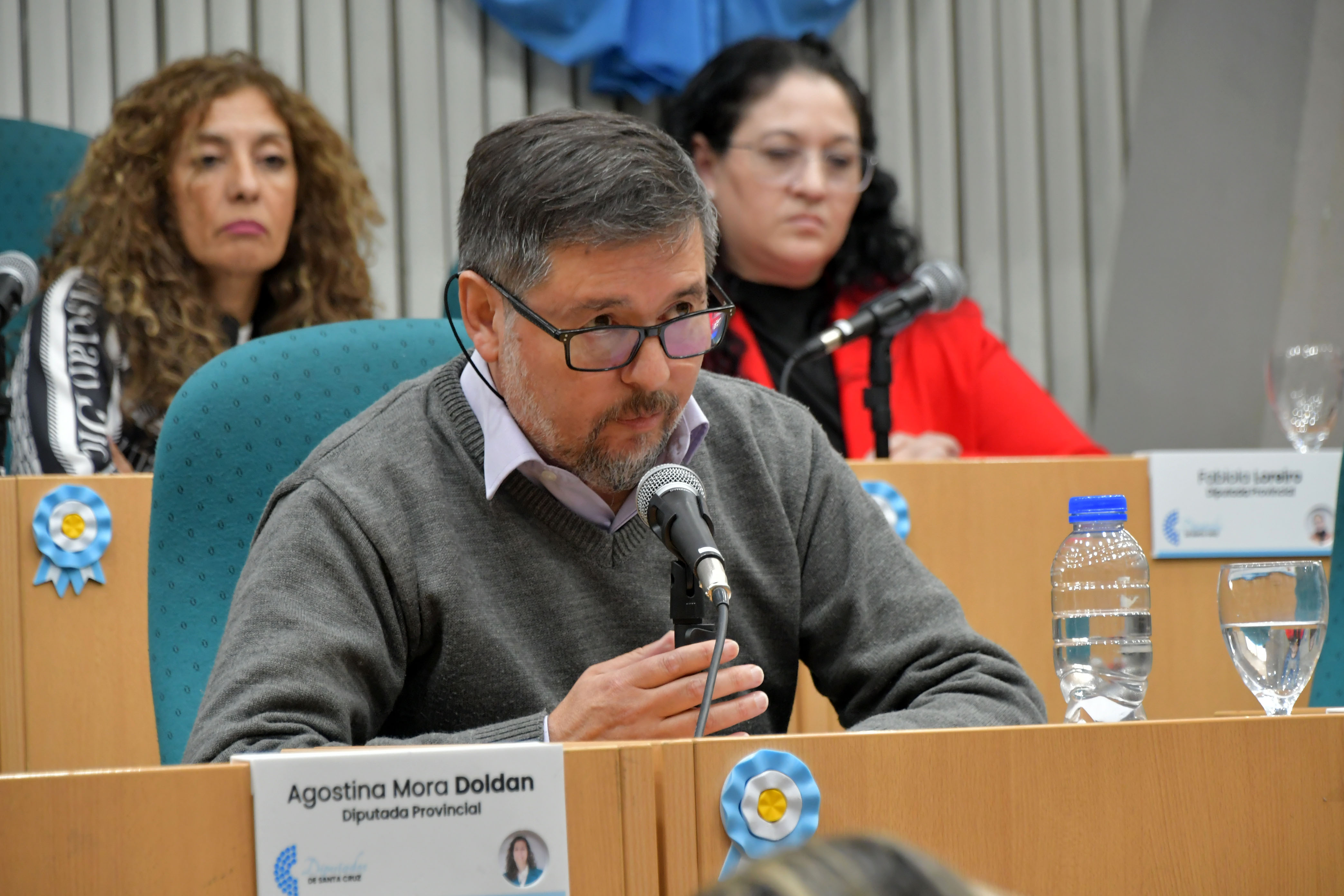  El diputado Pedro Muñoz (ARI/CC) leyó los alegatos de la Comisión Acusadora. (Foto: José Silva/La Opinión Austral).