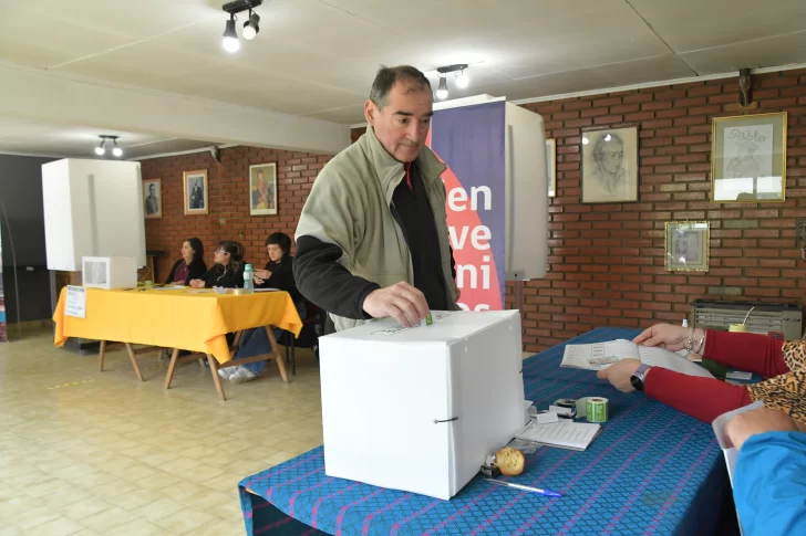 Elecciones en Chile: alta participación en Río Gallegos y la mirada del cónsul Blasco Torres
