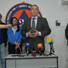 Sigue el alerta naranja: suspensión de clases para el martes en doce localidades