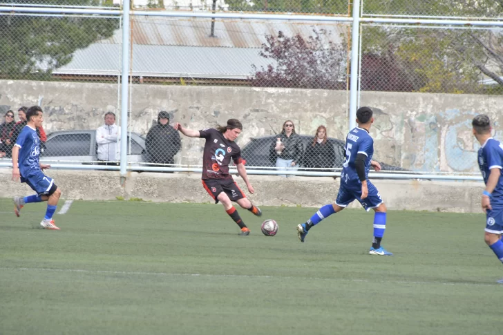  Sevilla empató el partido de cabeza. FOTO: JUAN PALACIOS/LA OPINIÓN AUSTRAL