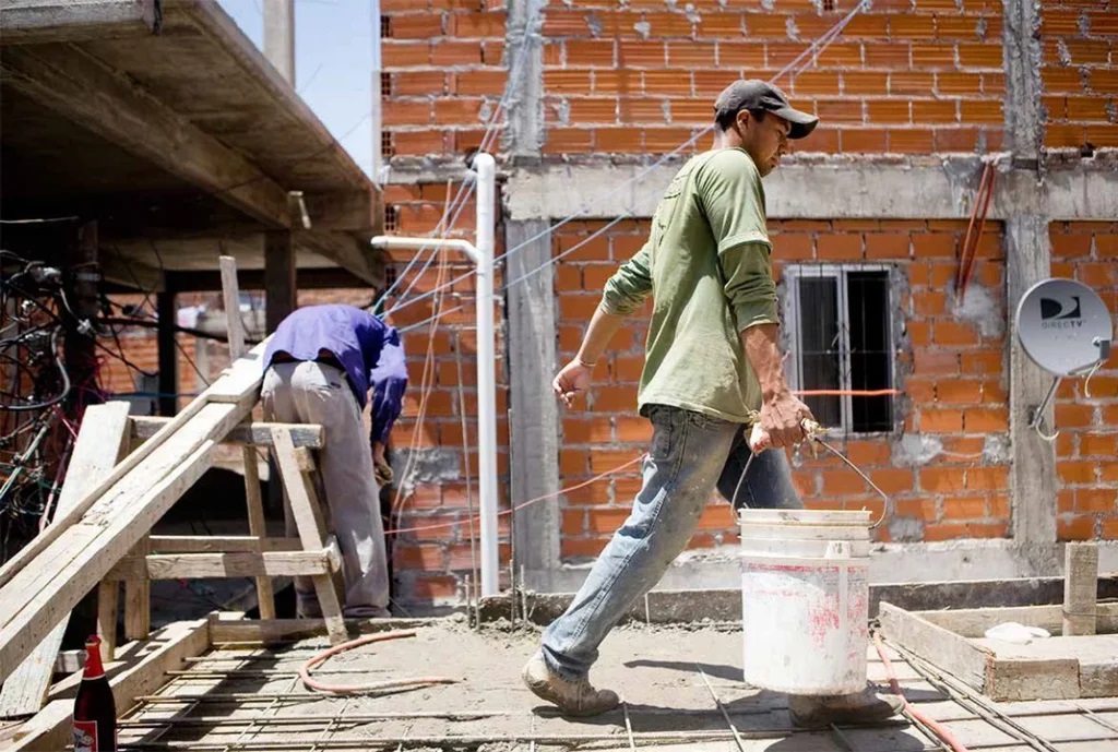  El crecimiento del trabajo informal, vuelve más vulnerable la población de trabajadores en la Patagonia.