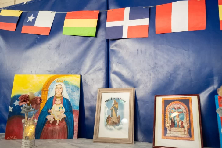  Las imágenes de la diferentes advocaciones también fueron presentadas en el encuentro. FOTOS: LEANDRO FRANCO/ LA OPINIÓN AUSTRAL