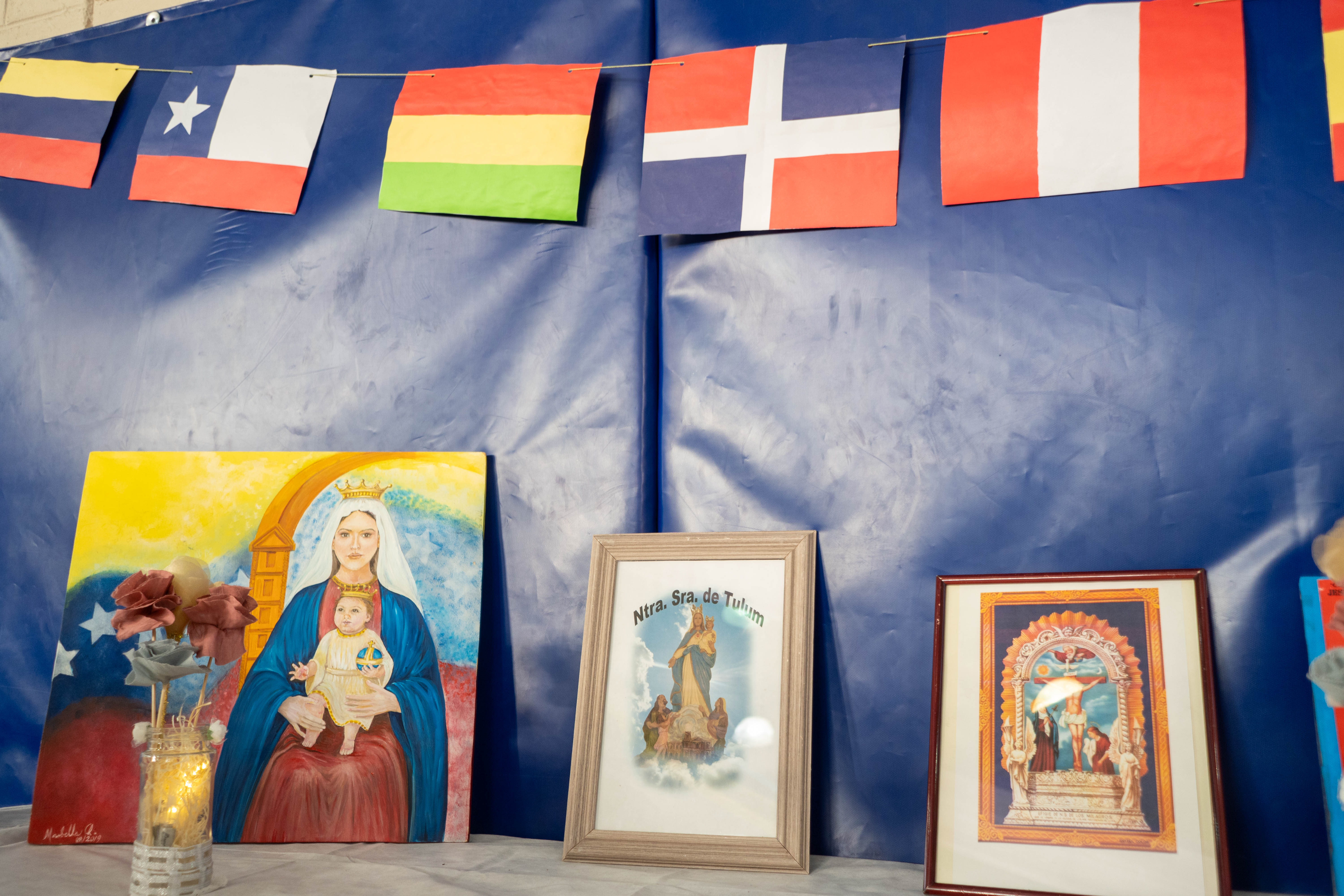  Las imágenes de la diferentes advocaciones también fueron presentadas en el encuentro. FOTOS: LEANDRO FRANCO/ LA OPINIÓN AUSTRAL